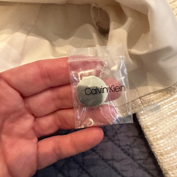 Calvin Klein Ivory Metallic Tweed -like Jacket and Skirt Suit, Size 16 - Picture 4 of 9